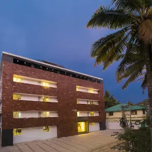Hotel Summit Hampton